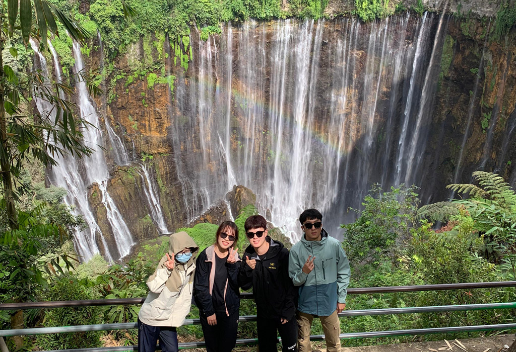 tumpaksewu-waterfall4